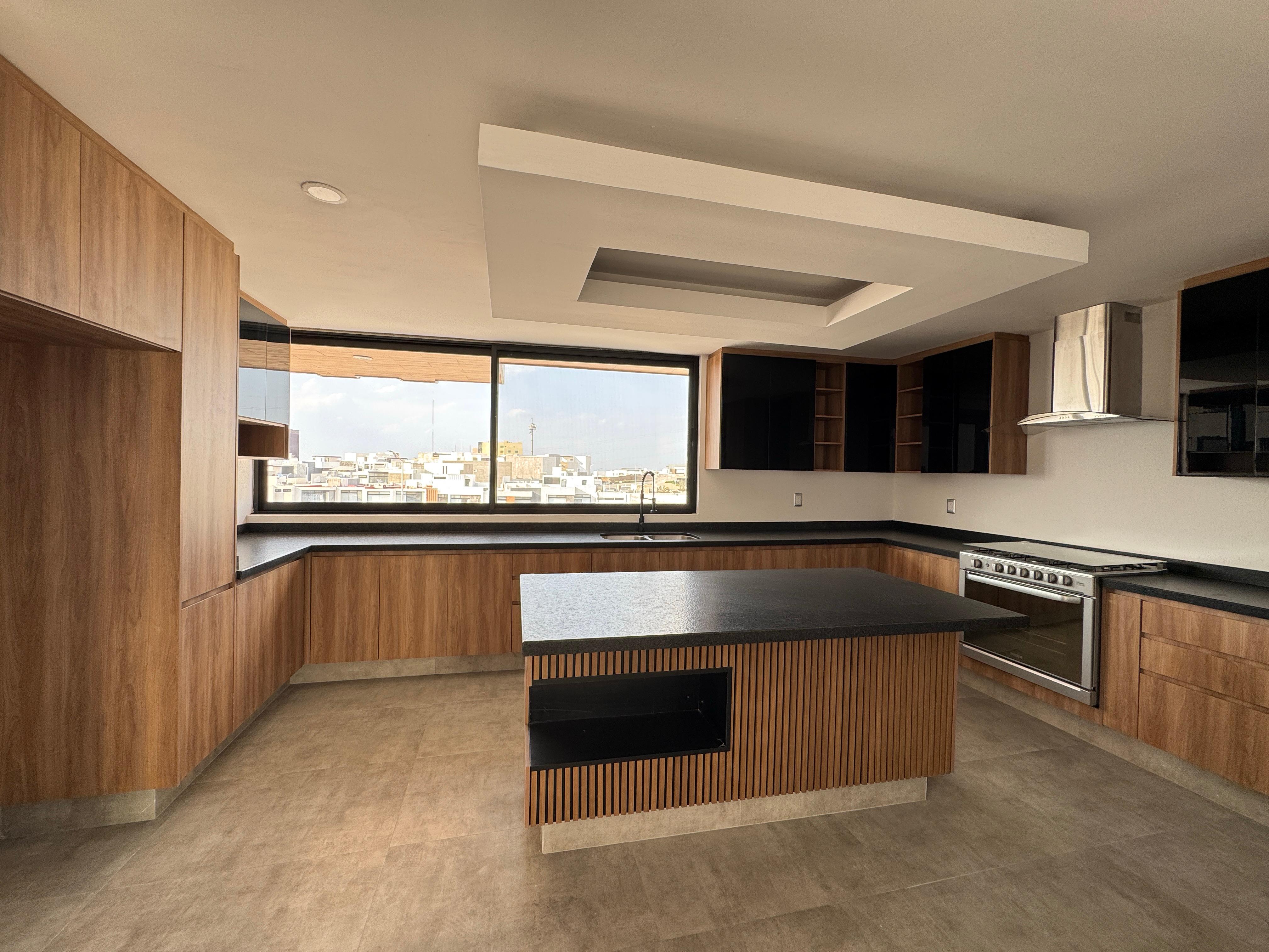 Cocina Integral de Orense Sur 115; ubicada en Lomas de Chapultepec, San Luis Potosí; construida por Edificaciones Montecastillo